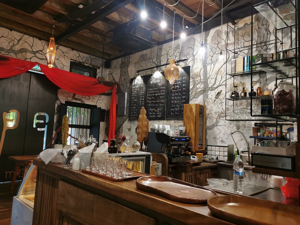THE HAPPY 8 CAFÉ 八號哈比咖啡舘