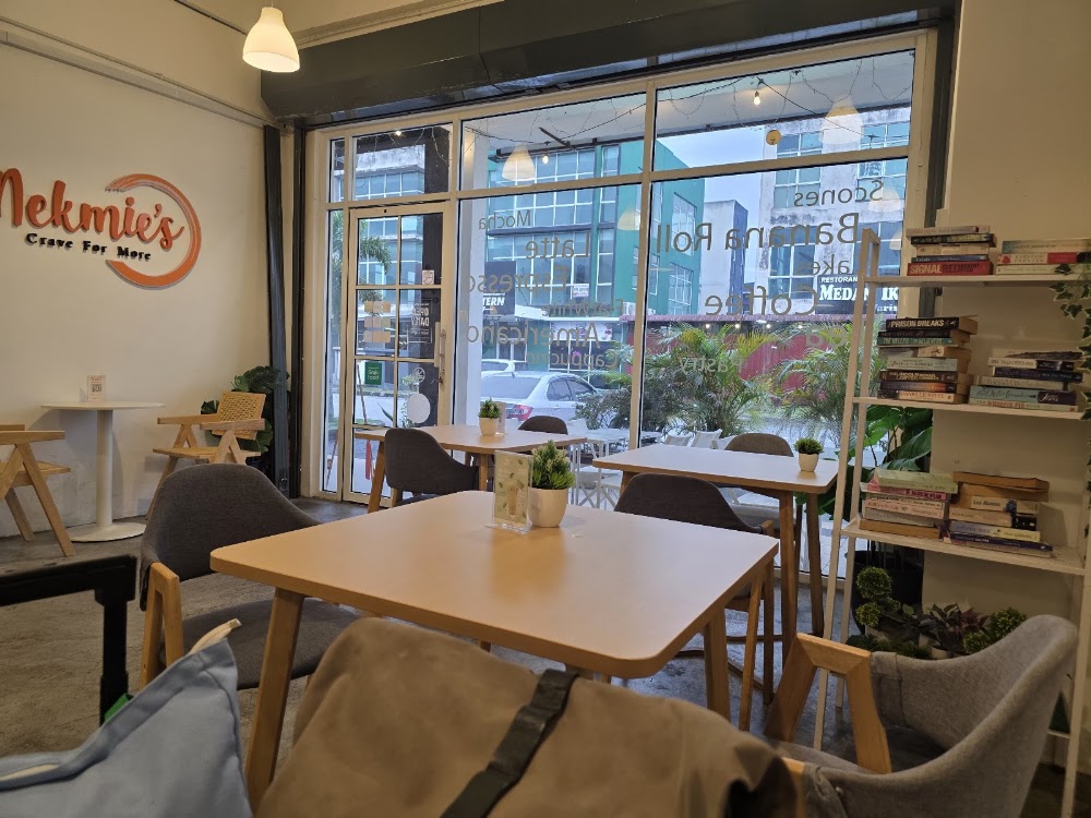 Nekmie's Cafe