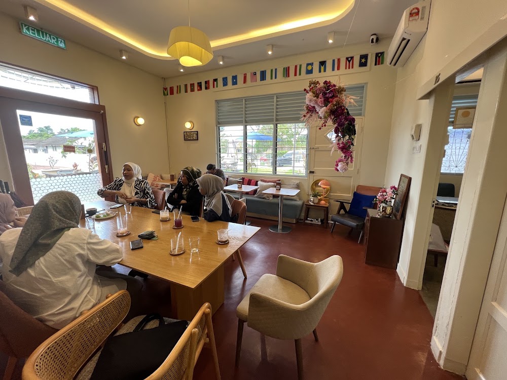 Hillrise Coffee 16 – Vintage Café, Secret Garden Vibes & Fusion Cuisine | Canning Garden, Ipoh